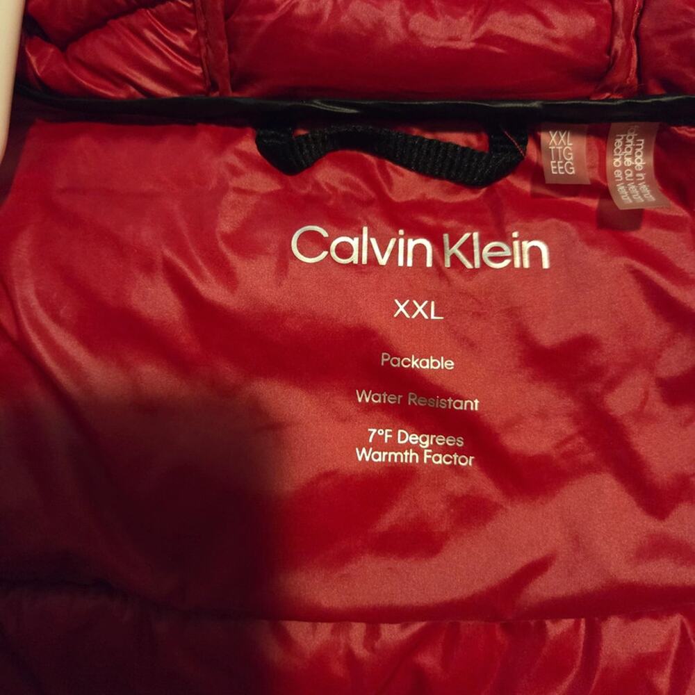 Calvin Klein Women's Ultra-Lightweight Hooded Puffer Jacket-Red-Size XXL - Picture 3 of 6